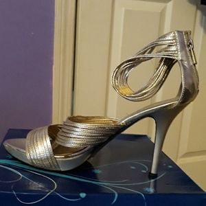 Shoe